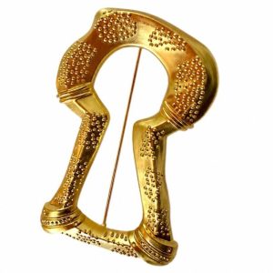 Brass keyhole brooch pin in gold